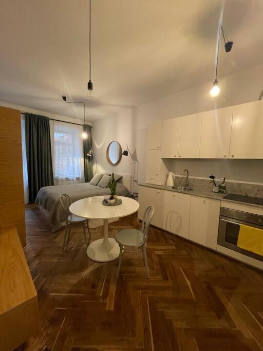 ורשה Cute Apartment Perfect For Business And Travel. מראה חיצוני תמונה